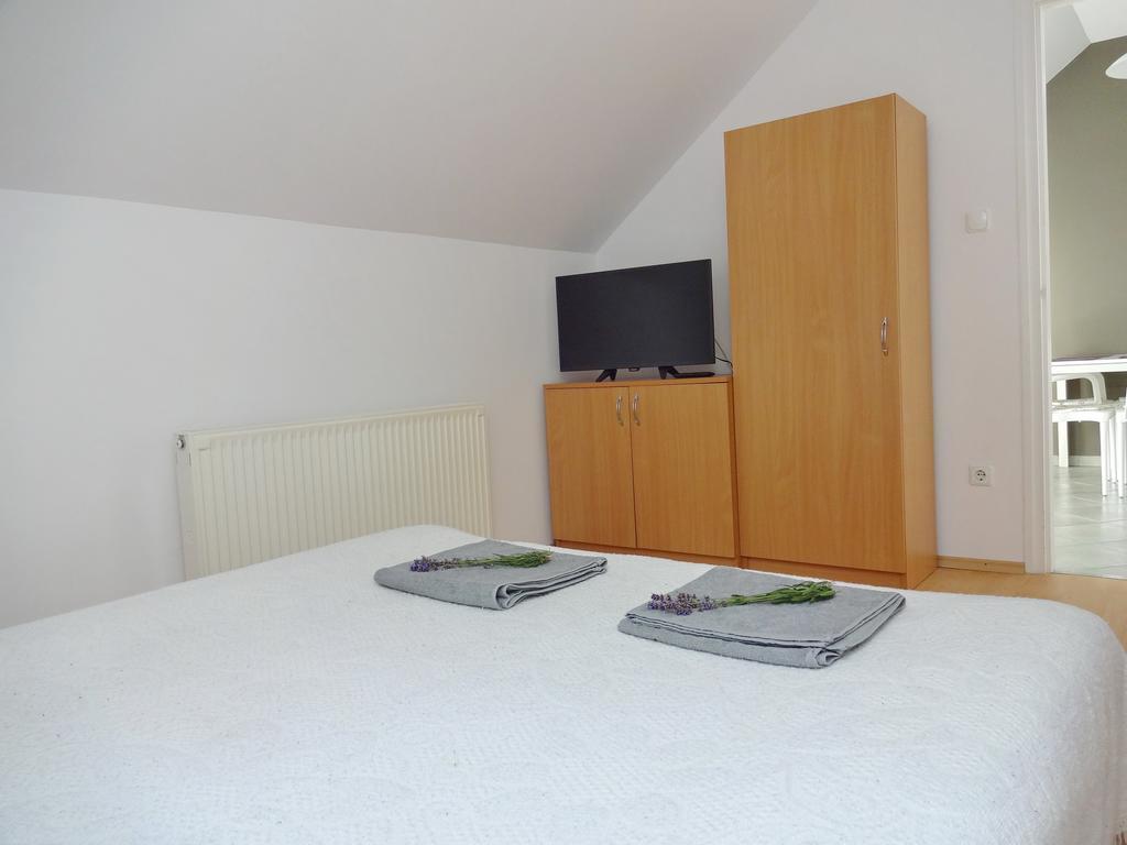 Albizia Apartments Balatonfured Exterior photo