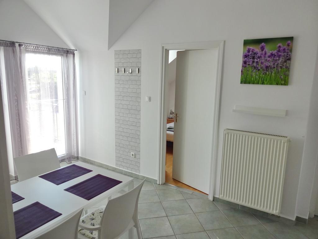 Albizia Apartments Balatonfured Exterior photo