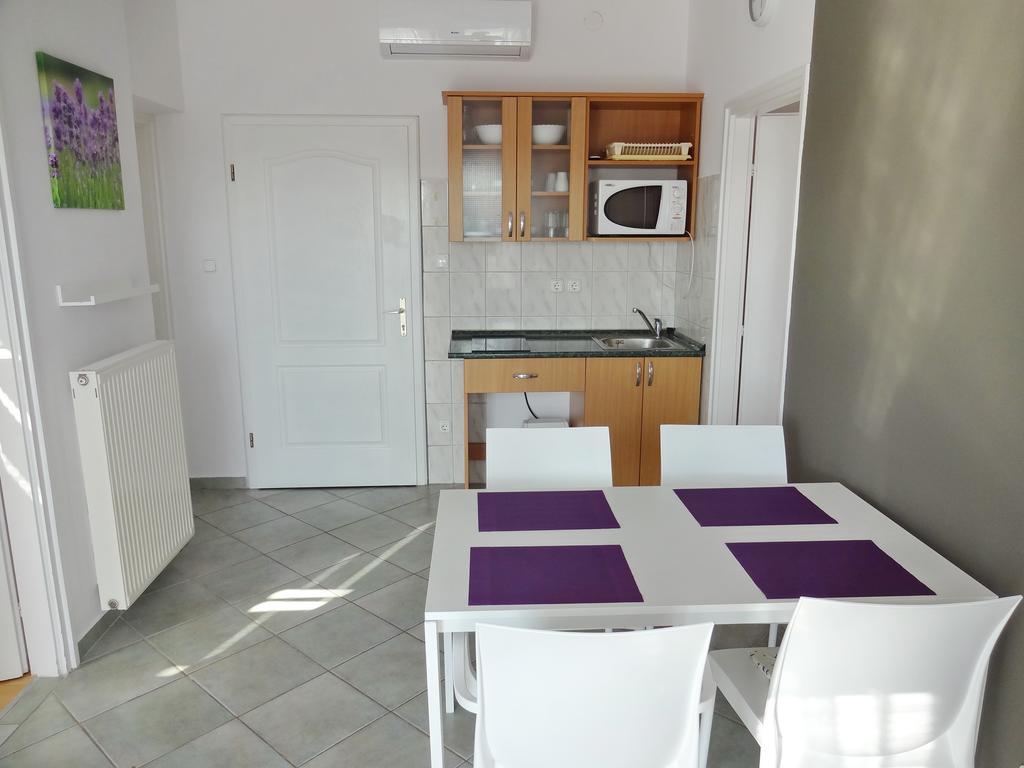 Albizia Apartments Balatonfured Exterior photo