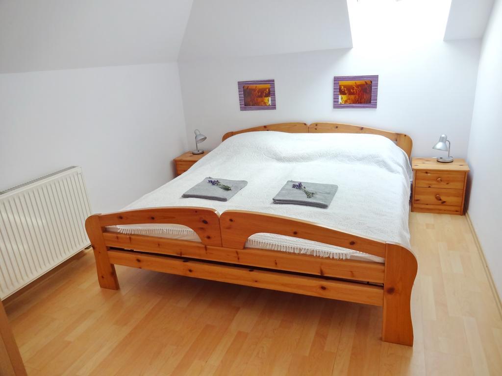 Albizia Apartments Balatonfured Exterior photo