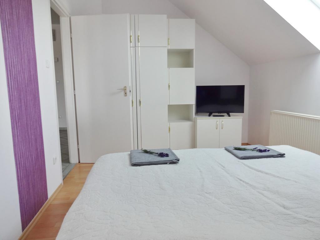 Albizia Apartments Balatonfured Exterior photo