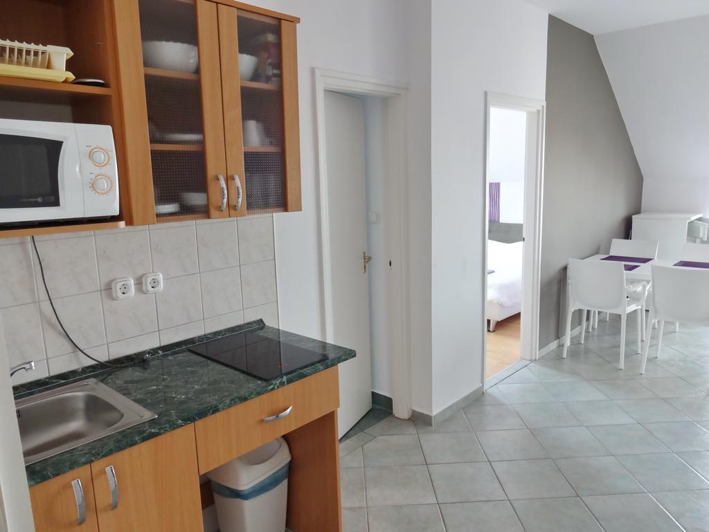 Albizia Apartments Balatonfured Exterior photo