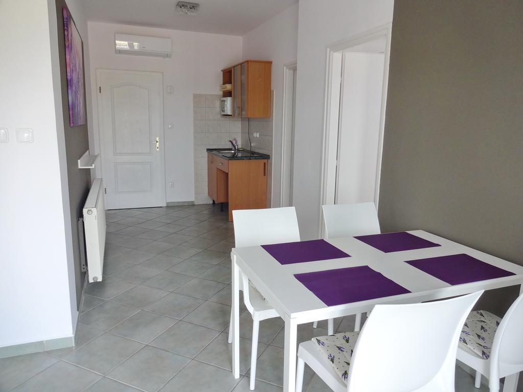 Albizia Apartments Balatonfured Exterior photo