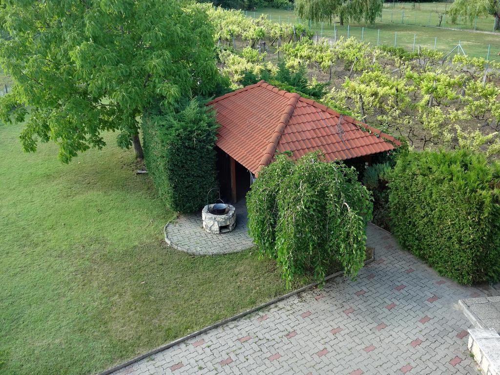 Albizia Apartments Balatonfured Exterior photo